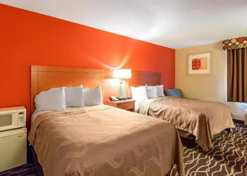 Quality Inn & Suites I-35 near Frost Bank Center hotel thumbnail 4