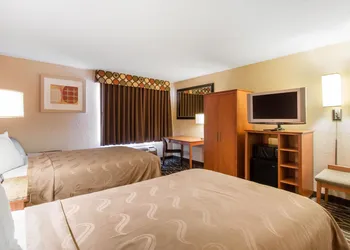 Quality Inn & Suites I-35 near Frost Bank Center hotel thumbnail 5