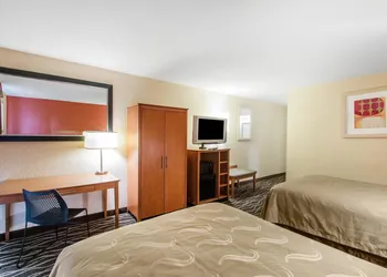 Quality Inn & Suites I-35 near Frost Bank Center hotel thumbnail 6