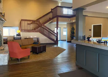 Comfort Suites Peoria I-74 hotel thumbnail 4