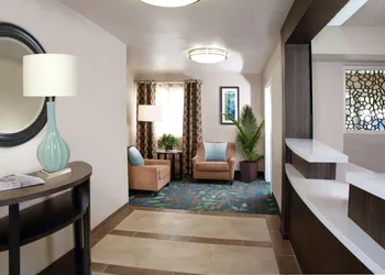 Sonesta Simply Suites Plano Frisco hotel thumbnail 3