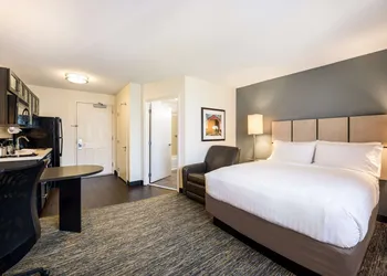 Sonesta Simply Suites Plano Frisco hotel thumbnail 8