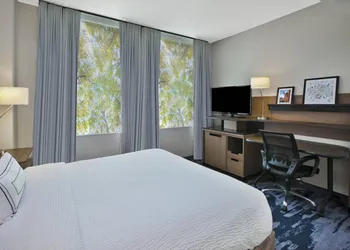Fairfield Inn & Suites by Marriott Milwaukee Downtown hotel thumbnail 4