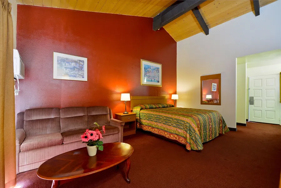 Rodeway Inn Fallbrook Downtown hotel detail image 6