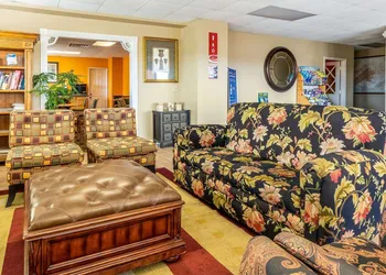Econo Lodge Knoxville West - Turkey Creek hotel thumbnail 3