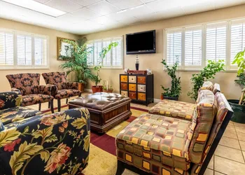 Econo Lodge Knoxville West - Turkey Creek hotel thumbnail 4