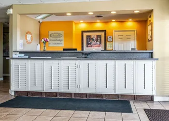 Econo Lodge Knoxville West - Turkey Creek hotel thumbnail 5