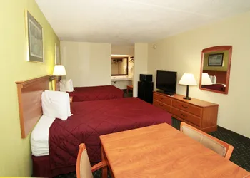 Econo Lodge Knoxville West - Turkey Creek hotel thumbnail 7