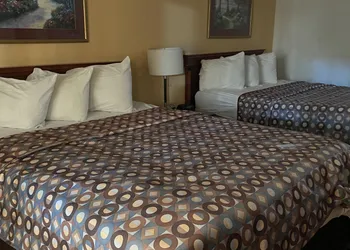 Travelodge by Wyndham Indianapolis Speedway hotel thumbnail 6