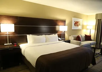 Holiday Inn Charlotte Airport by IHG hotel thumbnail 8