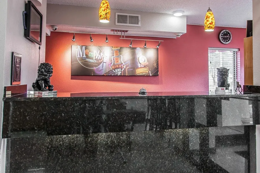 Econo Lodge Inn & Suites Memphis East hotel detail image 2