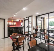 Econo Lodge Inn & Suites Memphis East hotel detail image 3