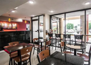 Econo Lodge Inn & Suites Memphis East hotel thumbnail 4