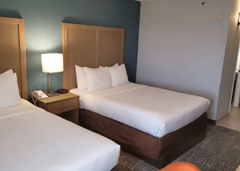 Comfort Inn & Suites Alexandria West hotel thumbnail 6