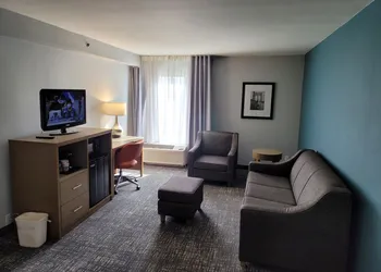 Comfort Inn & Suites Alexandria West hotel thumbnail 7