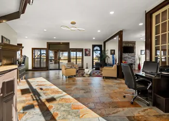 Suburban Studios Kansas City Airport North hotel thumbnail 2