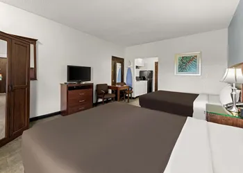 Suburban Studios Kansas City Airport North hotel thumbnail 7