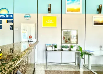Days Inn by Wyndham Los Angeles LAX Airport/Stadium Area hotel thumbnail 4