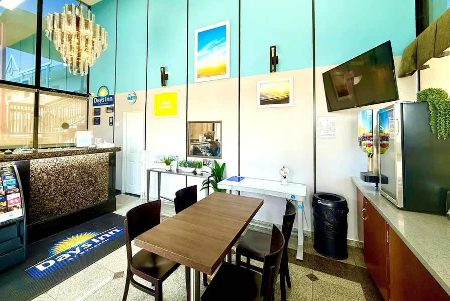 Days Inn by Wyndham Los Angeles LAX Airport/Stadium Area hotel detail image 6