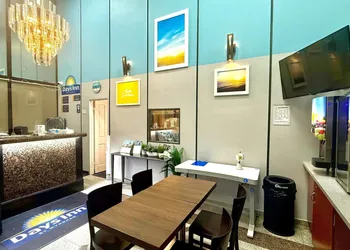 Days Inn by Wyndham Los Angeles LAX Airport/Stadium Area hotel thumbnail 8