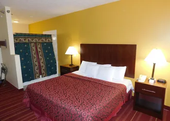 Days Inn by Wyndham Walcott Davenport hotel thumbnail 5