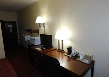 Days Inn by Wyndham Walcott Davenport hotel thumbnail 8