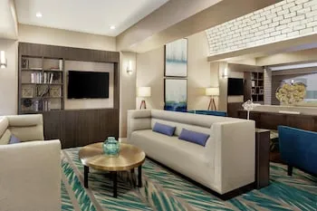 Embassy Suites by Hilton Arcadia Pasadena Area hotel thumbnail 5
