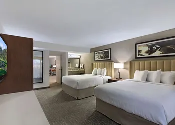 Embassy Suites by Hilton Palm Desert hotel thumbnail 4