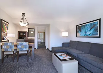 Embassy Suites by Hilton Palm Desert hotel thumbnail 7