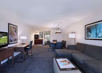 Embassy Suites by Hilton Palm Desert hotel thumbnail 8