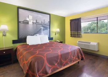 Super 8 by Wyndham Youngstown/Girard hotel thumbnail 7