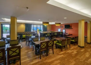 Hampton Inn Hazleton hotel thumbnail 4