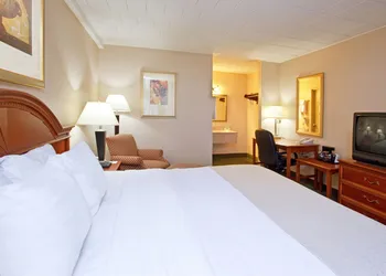 Ramada by Wyndham Indiana hotel thumbnail 5