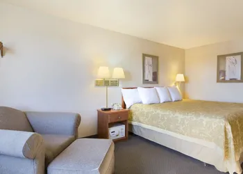 Super 8 by Wyndham Coeur d'Alene hotel thumbnail 6