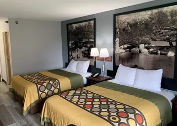 Super 8 by Wyndham Chenoa hotel thumbnail 4