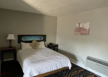Country Town N Suites hotel thumbnail 8