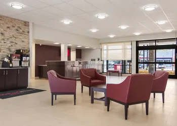 Red Roof Inn PLUS+ & Suites Erie hotel thumbnail 2