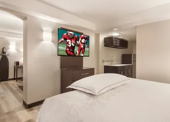 Red Roof Inn PLUS+ & Suites Erie hotel thumbnail 5