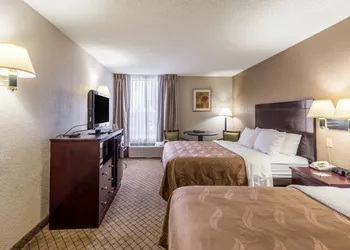 Quality Inn Rolla hotel thumbnail 2