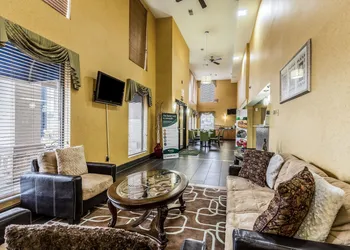 Quality Inn Rolla hotel thumbnail 7