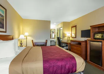 Econo Lodge Inn & Suites Riverside - Corona hotel thumbnail 5