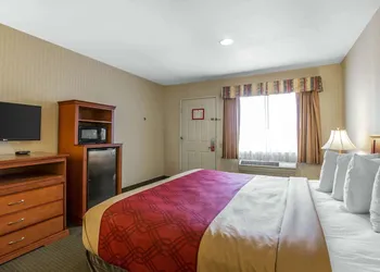 Econo Lodge Inn & Suites Riverside - Corona hotel thumbnail 6