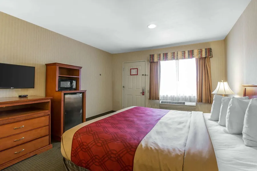 Econo Lodge Inn & Suites Riverside - Corona hotel detail image 6