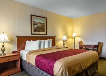 Econo Lodge Inn & Suites Riverside - Corona hotel thumbnail 7