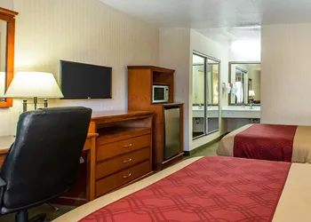 Econo Lodge Inn & Suites Riverside - Corona hotel thumbnail 8