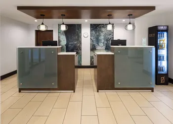 La Quinta Inn & Suites by Wyndham LaGrange / I-85 hotel thumbnail 2