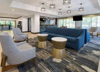 La Quinta Inn & Suites by Wyndham LaGrange / I-85 hotel thumbnail 3