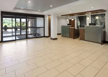 La Quinta Inn & Suites by Wyndham LaGrange / I-85 hotel thumbnail 4