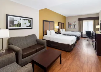 La Quinta Inn & Suites by Wyndham LaGrange / I-85 hotel thumbnail 8