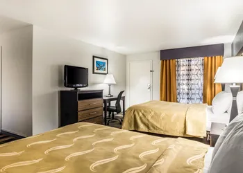 Quality Inn near Six Flags hotel thumbnail 4